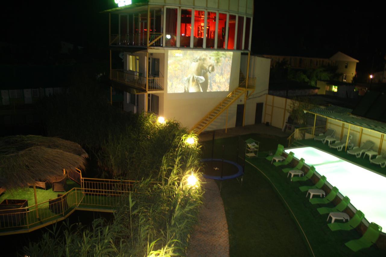 Green Hotel-Club Zatoka Bagian luar foto