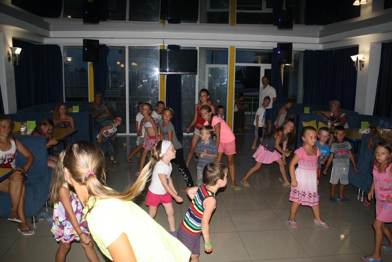 Green Hotel-Club Zatoka Bagian luar foto