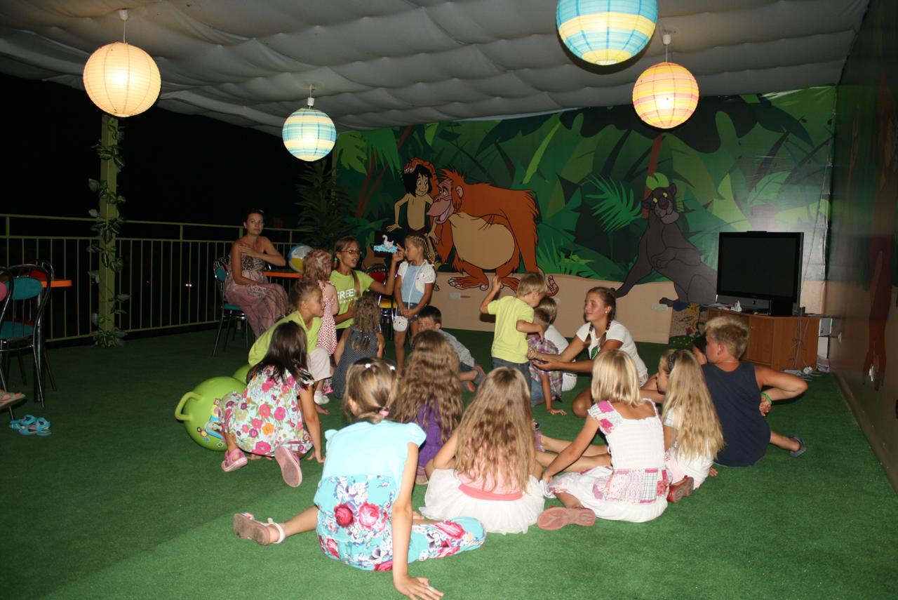 Green Hotel-Club Zatoka Bagian luar foto