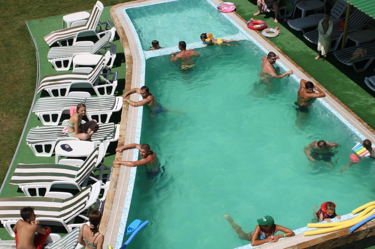 Green Hotel-Club Zatoka Bagian luar foto
