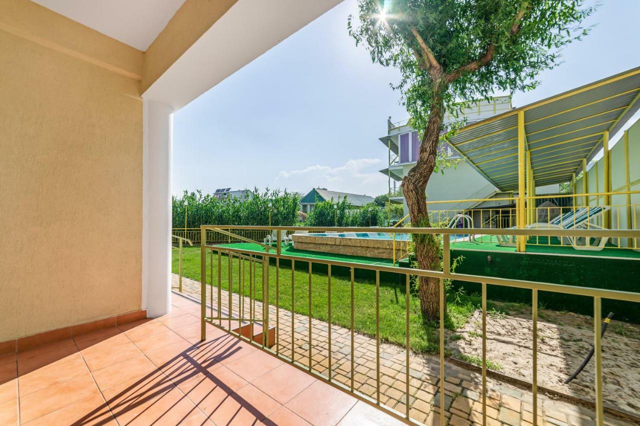 Green Hotel-Club Zatoka Bagian luar foto