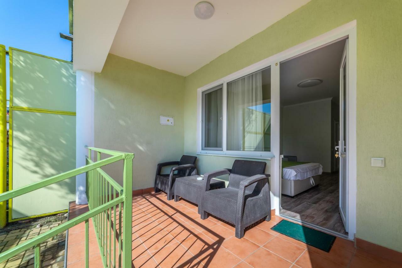 Green Hotel-Club Zatoka Bagian luar foto
