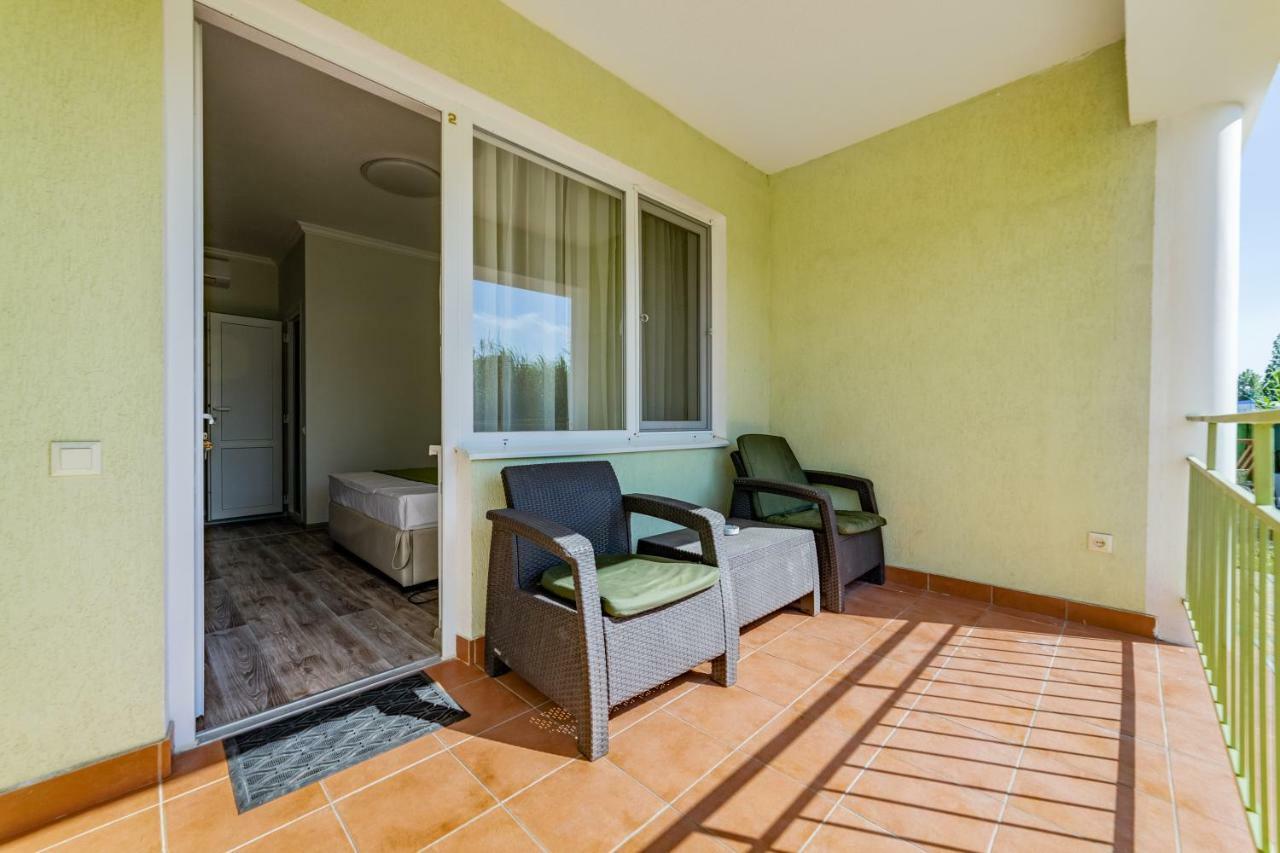 Green Hotel-Club Zatoka Bagian luar foto